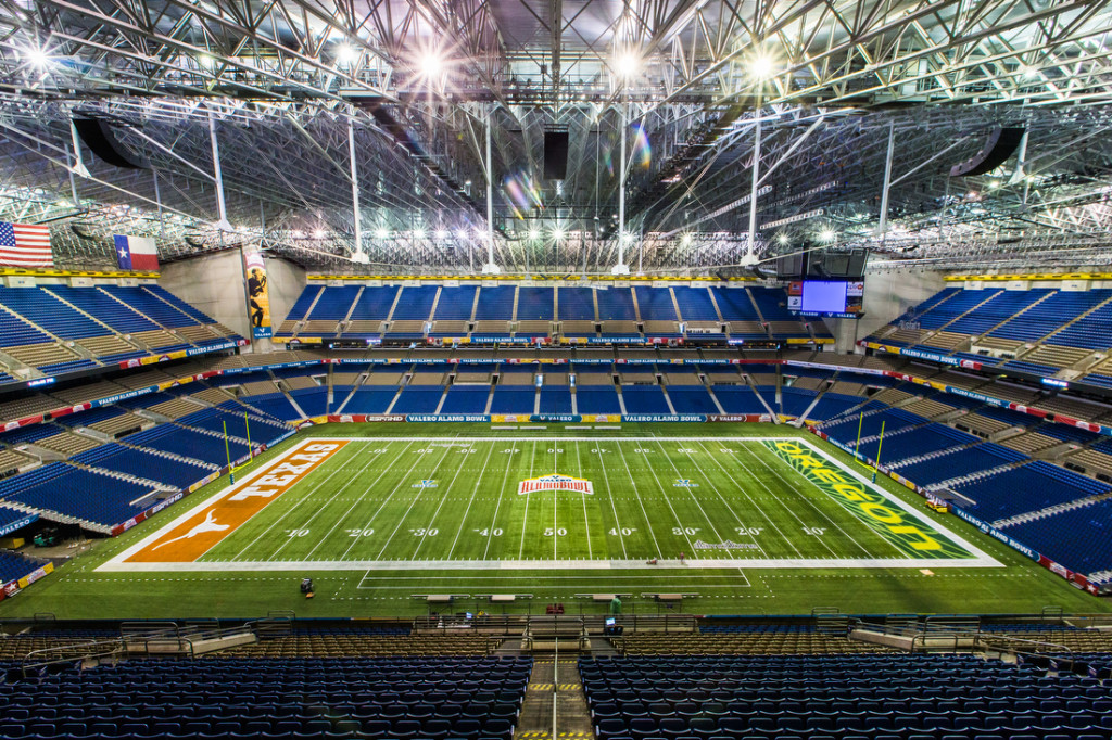 131228.RJK_.OEM_.AlamoBowl.Day4_.0158A